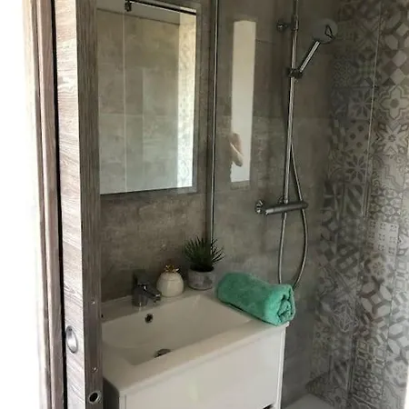 Villa Neuve Avec Piscine