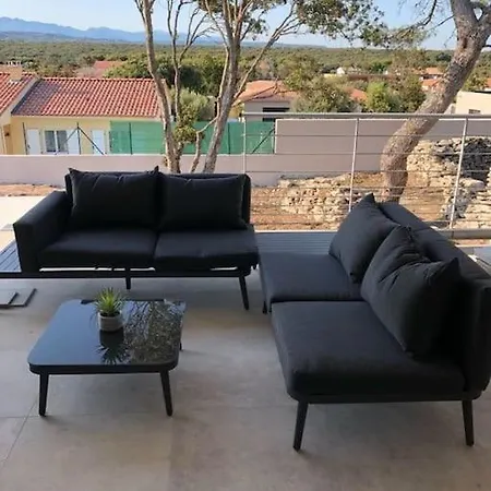 Neuve Avec Piscine فيلة *